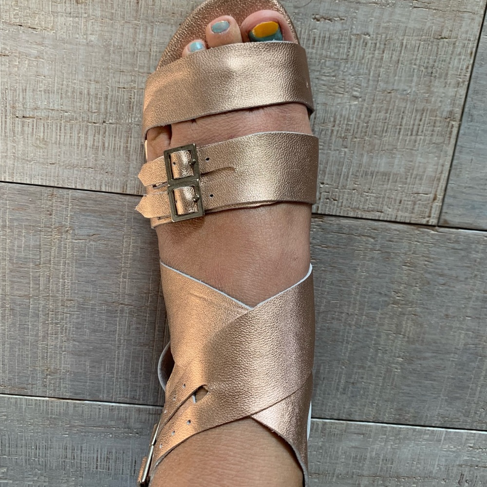 Rose gold leather strappy sandals - Picture 5 of 8